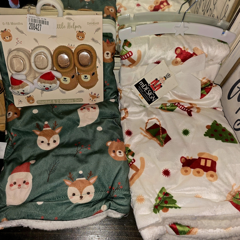 Festive Baby Blanket Set - Green and White